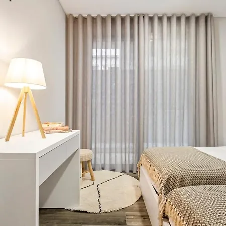 Casa Raposinhas Iv, * Funchal (Madeira)