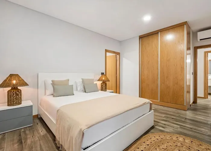 Daire Casa Raposinhas Iv, *