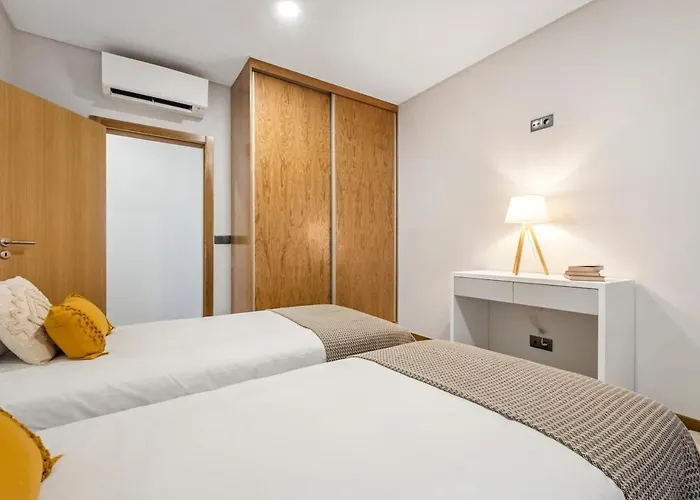 Daire Casa Raposinhas Iv, *