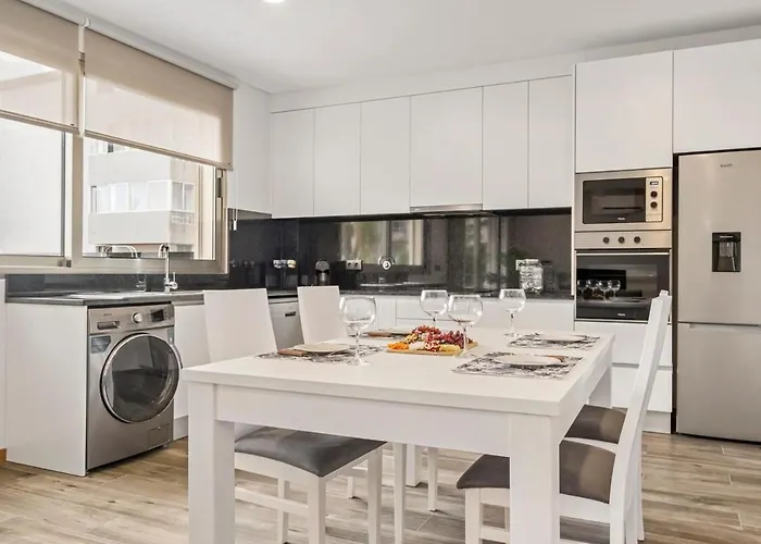 Casa Raposinhas Iv, *