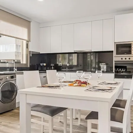 Casa Raposinhas Iv, *